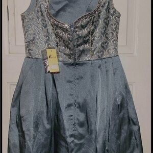 Elegant Blue Ocktober Fest Dirndl